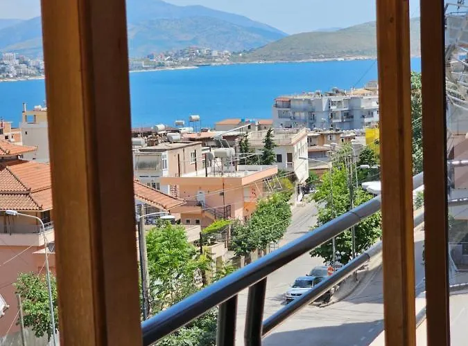 Alex * Sarandë